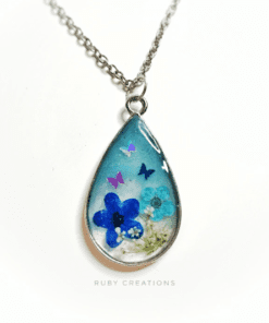 Butterflies and flowers resin necklace, Dried flower necklace
