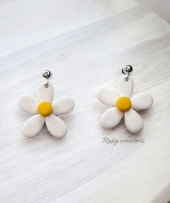 Classic Daisy Stud Earrings
