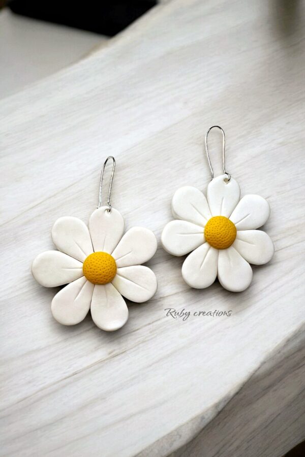 Daisy Dangle Earrings