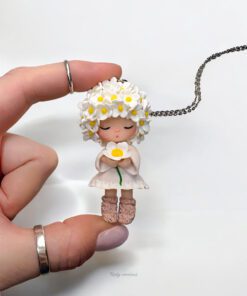 Daisy Flowerette Necklace, social media for artists, complicated creations