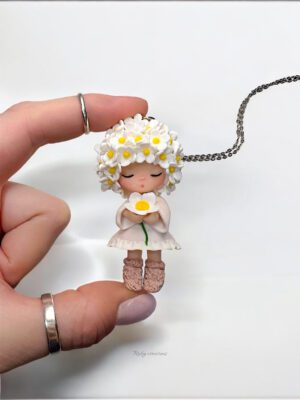 Daisy Flowerette Necklace, social media for artists, complicated creations